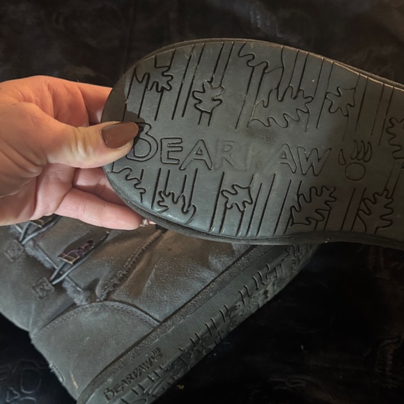 Women's Gray Suede Winter Pull On BearPaw Boots Lined With Faux Fur - Picture 6 of 8